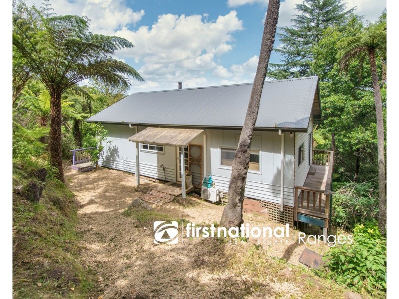 8 Eveline Road, Selby VIC 3159
