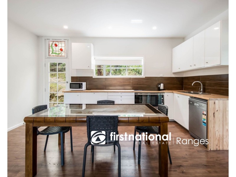 8 Eveline Road, Selby VIC 3159