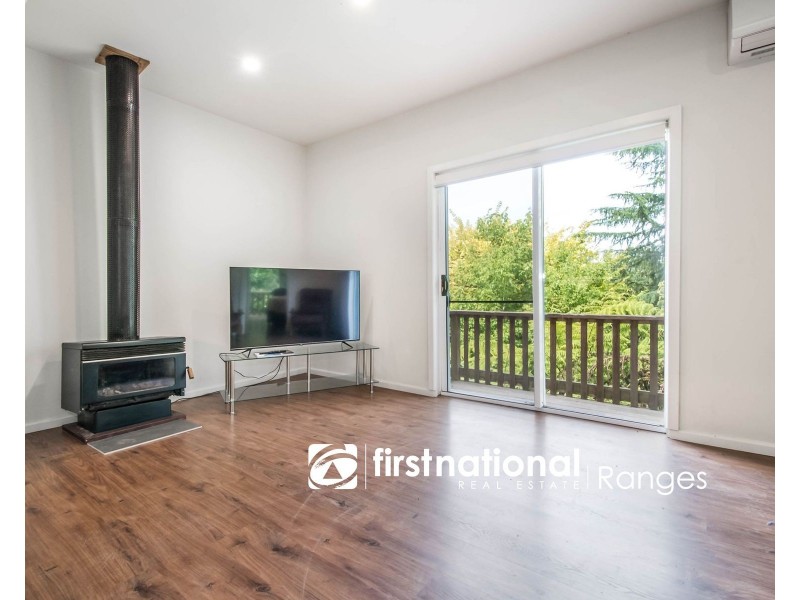 8 Eveline Road, Selby VIC 3159