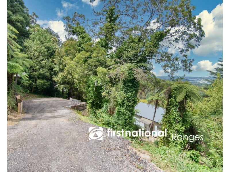 8 Eveline Road, Selby VIC 3159