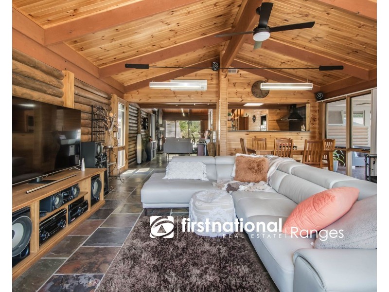 8 Heath Road, Belgrave Heights VIC 3160