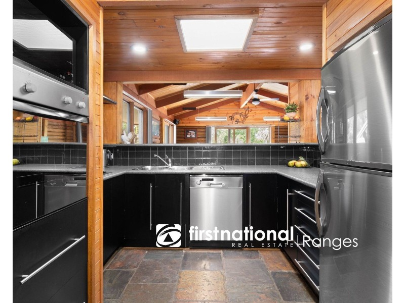 8 Heath Road, Belgrave Heights VIC 3160