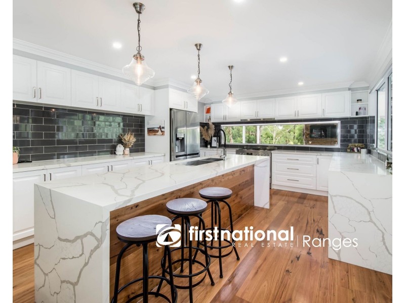 32 View Hill Road, Cockatoo VIC 3781