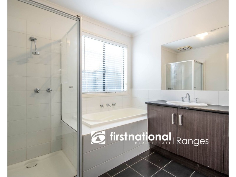 26 Windermere Boulevard, Pakenham VIC 3810