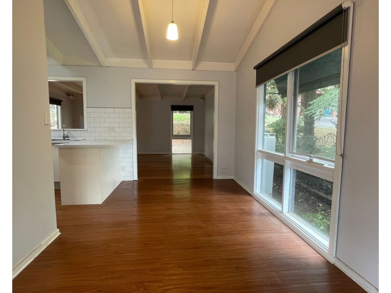 40 First Avenue, Cockatoo VIC 3781