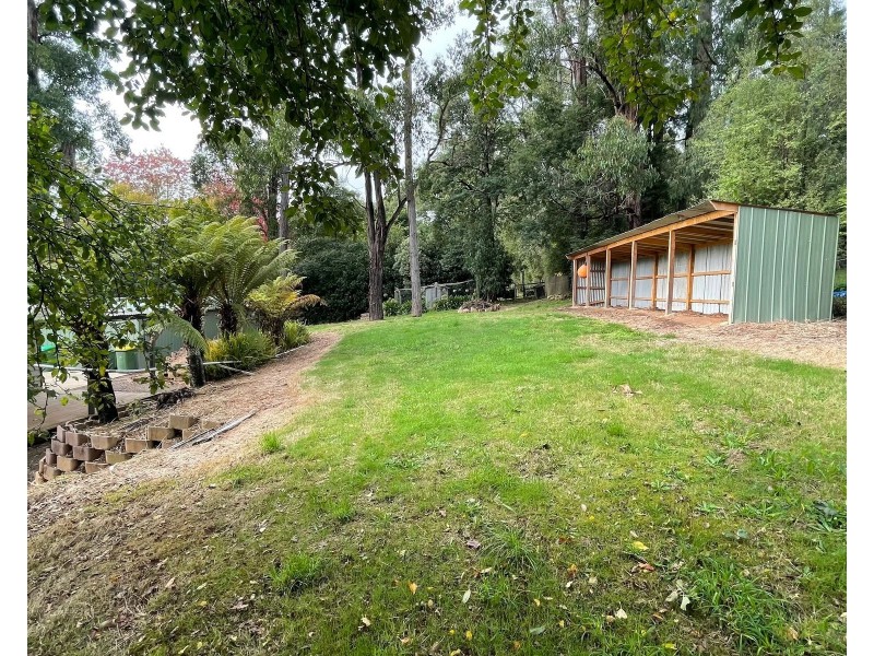 40 First Avenue, Cockatoo VIC 3781