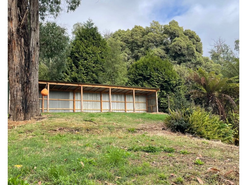 40 First Avenue, Cockatoo VIC 3781