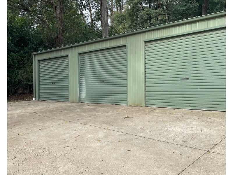 40 First Avenue, Cockatoo VIC 3781