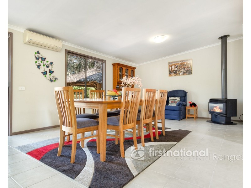 28 Mountain Road, Cockatoo VIC 3781