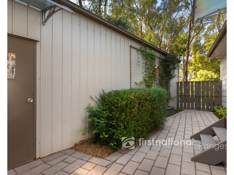 28 Mountain Road, Cockatoo VIC 3781