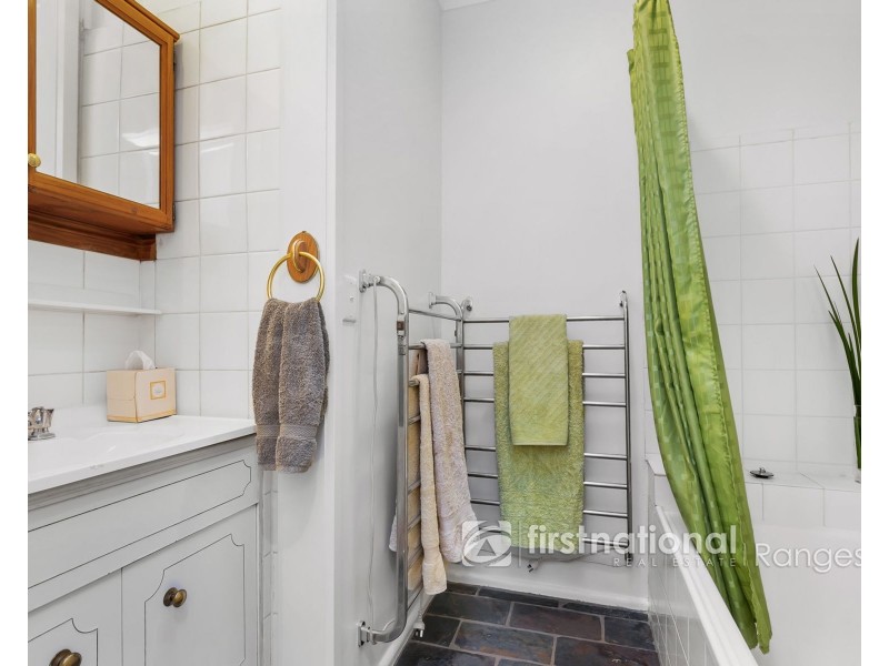 68 Temple Road, Selby VIC 3159