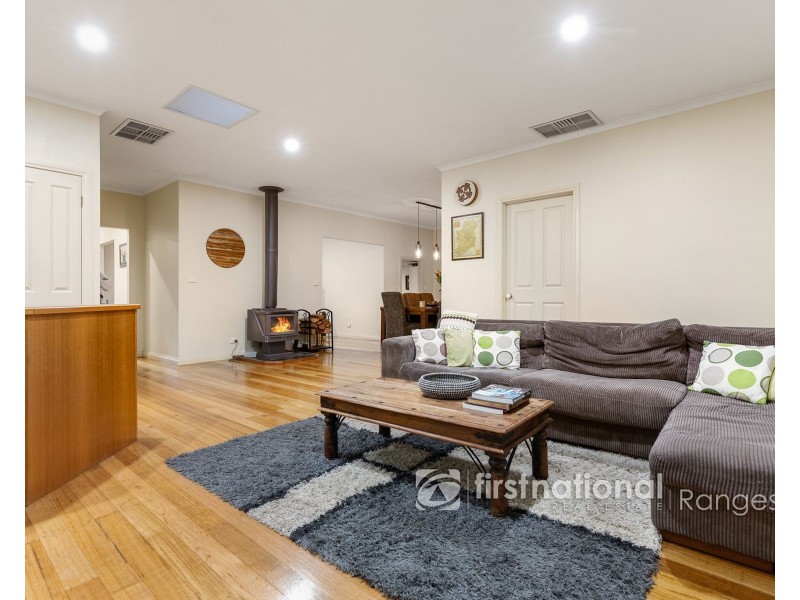 84 Woori Yallock Road, Cockatoo VIC 3781