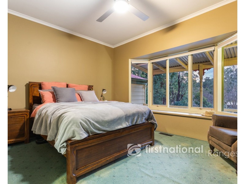 84 Woori Yallock Road, Cockatoo VIC 3781