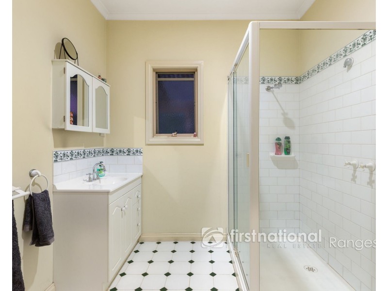 84 Woori Yallock Road, Cockatoo VIC 3781