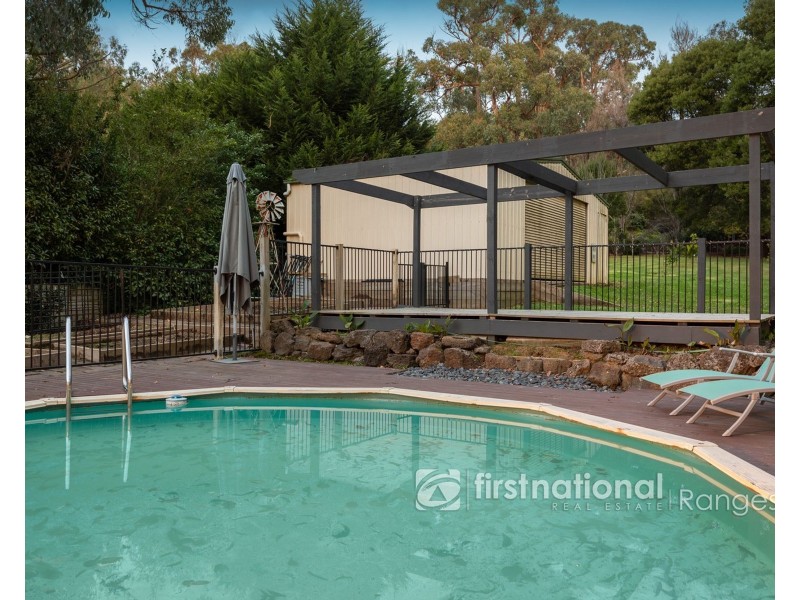 84 Woori Yallock Road, Cockatoo VIC 3781