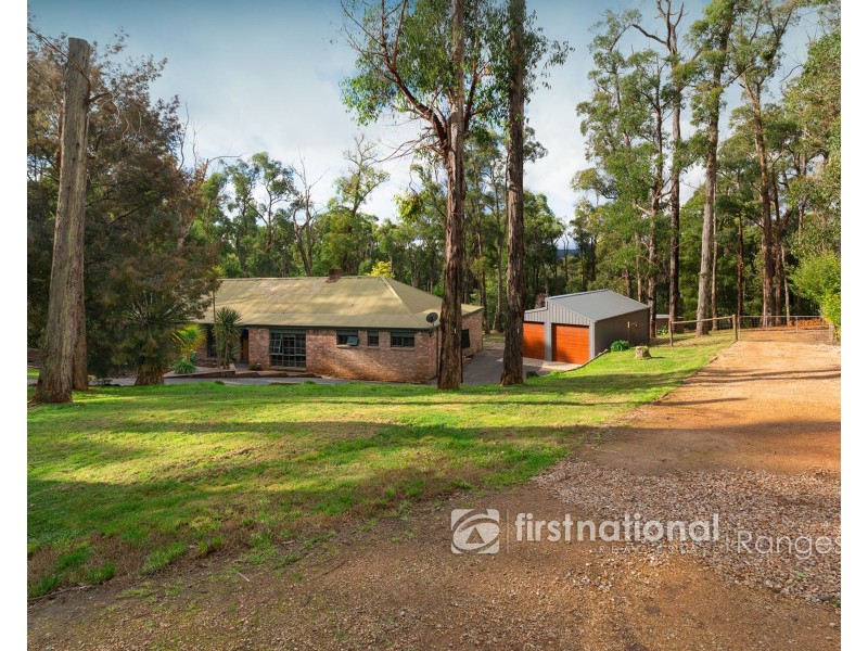 8 Moola Road, Cockatoo VIC 3781