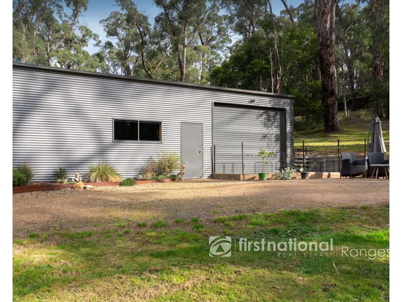 8 Moola Road, Cockatoo VIC 3781