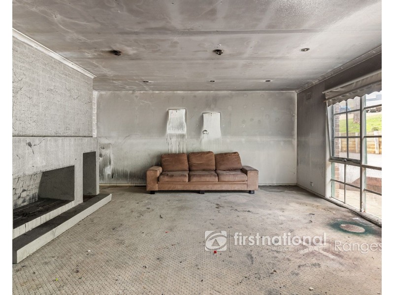 8 Moola Road, Cockatoo VIC 3781