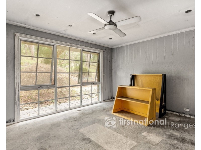 8 Moola Road, Cockatoo VIC 3781