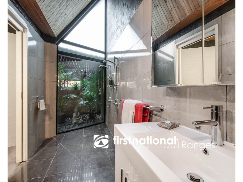 39 The Crescent, Sassafras VIC 3787