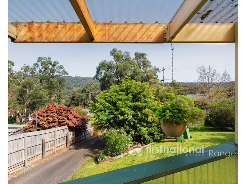 10 Devon Avenue, Cockatoo VIC 3781