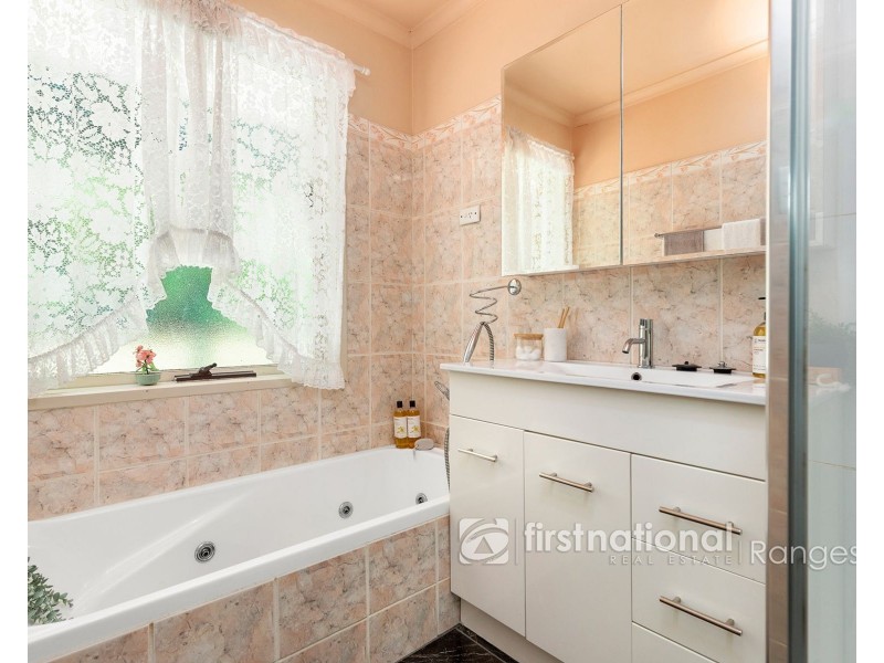 54-56 Woori Yallock Road, Cockatoo VIC 3781