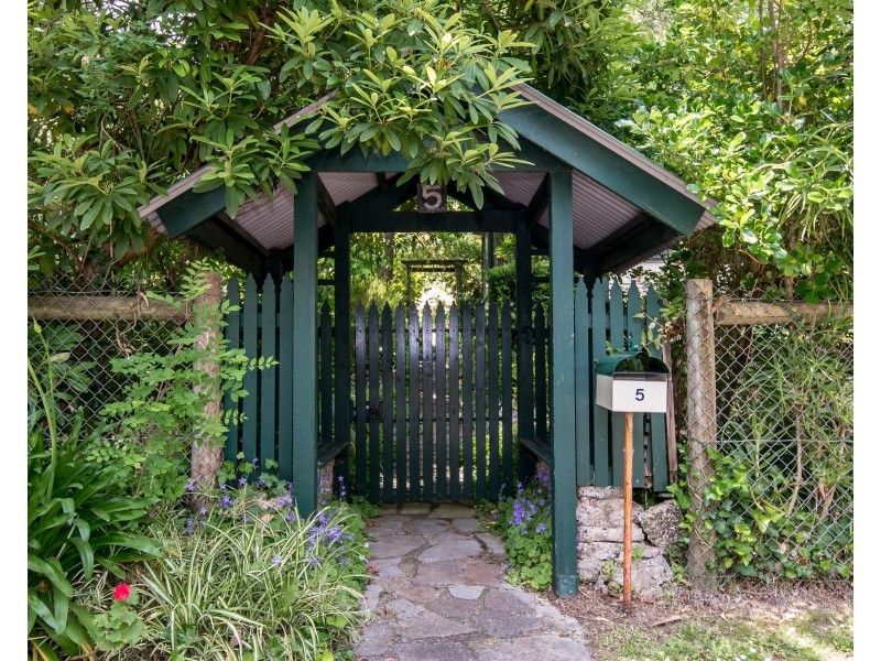 4-6 The Avenue, Upwey VIC 3158
