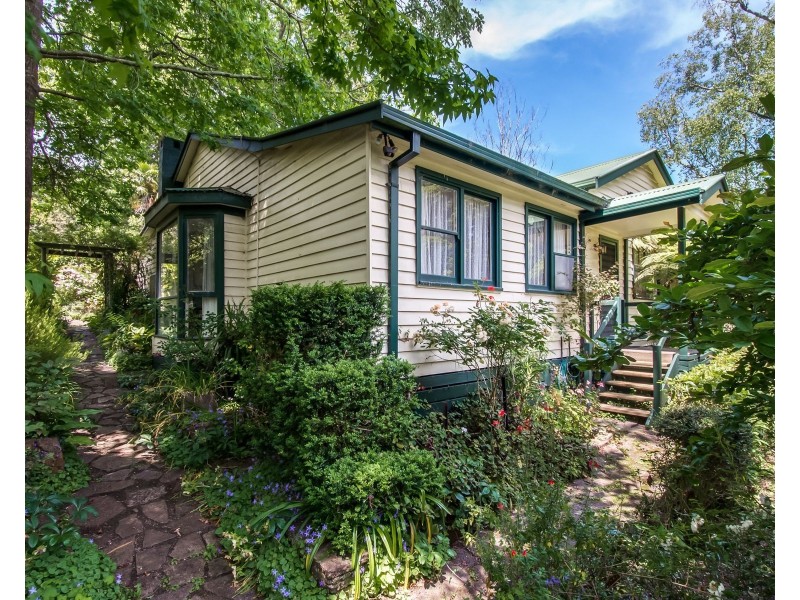 4-6 The Avenue, Upwey VIC 3158
