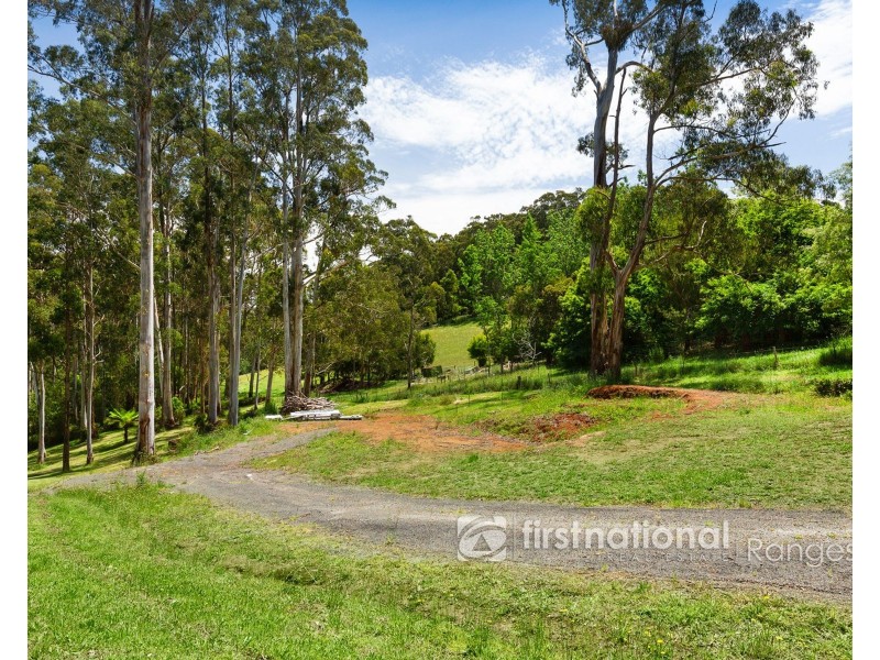 8 Doonaha Road, Cockatoo VIC 3781