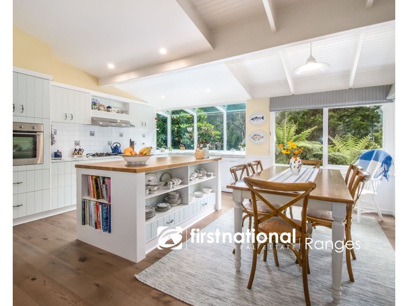 9 Woodlands Avenue, Sassafras VIC 3787