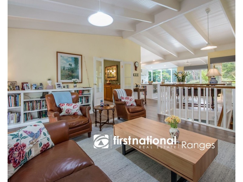 9 Woodlands Avenue, Sassafras VIC 3787