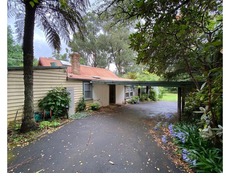 9 Glen Road, Cockatoo VIC 3781