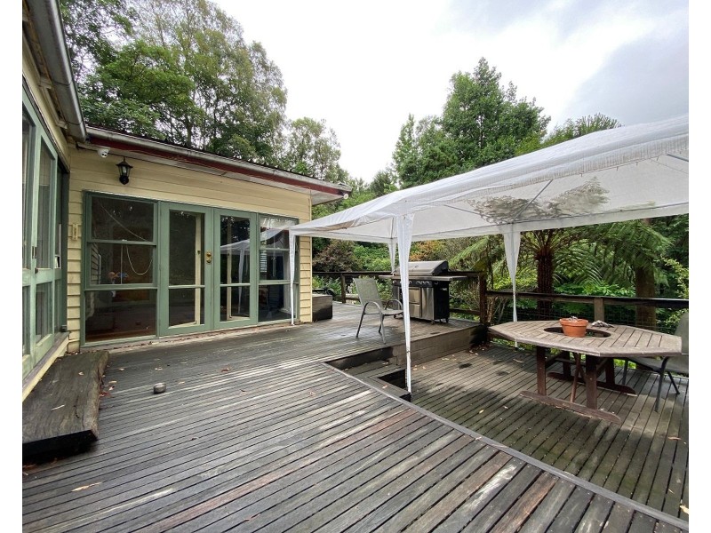 9 Glen Road, Cockatoo VIC 3781