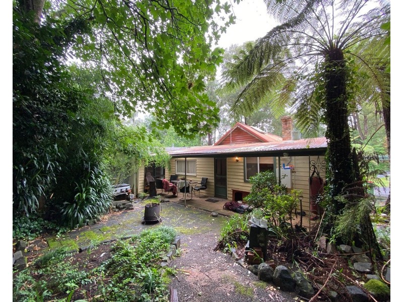 9 Glen Road, Cockatoo VIC 3781