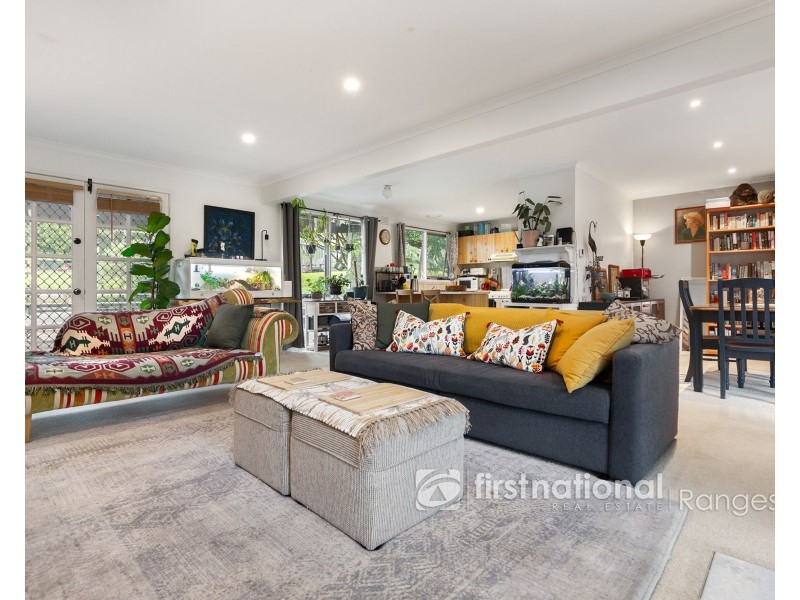 18 Devon Avenue, Cockatoo VIC 3781