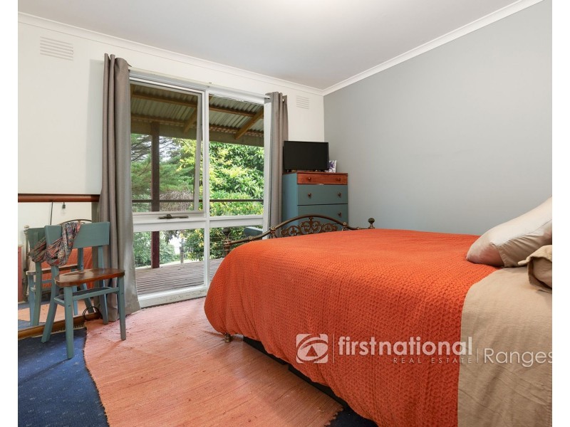 18 Devon Avenue, Cockatoo VIC 3781