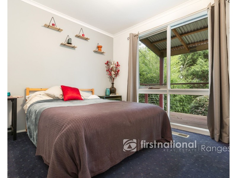18 Devon Avenue, Cockatoo VIC 3781