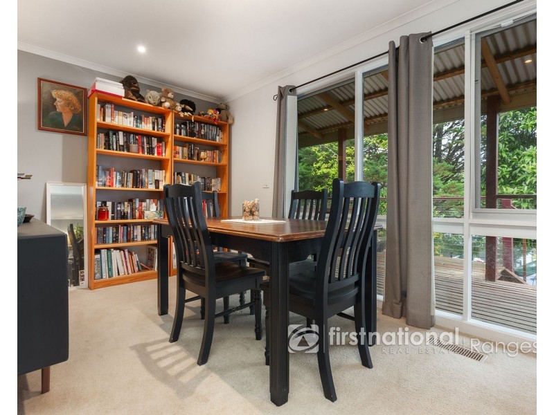 18 Devon Avenue, Cockatoo VIC 3781