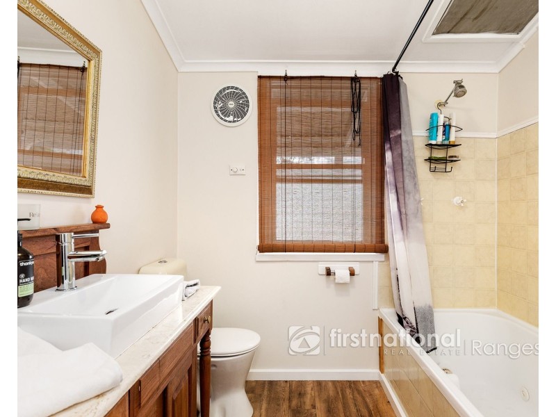 9 Glenbrook Road, Clematis VIC 3782