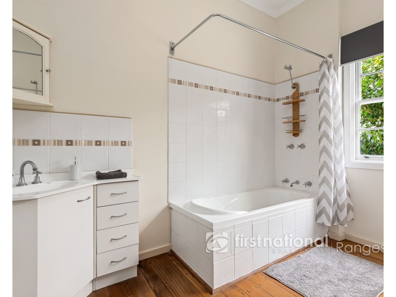 240 Woori Yallock Road, Cockatoo VIC 3781