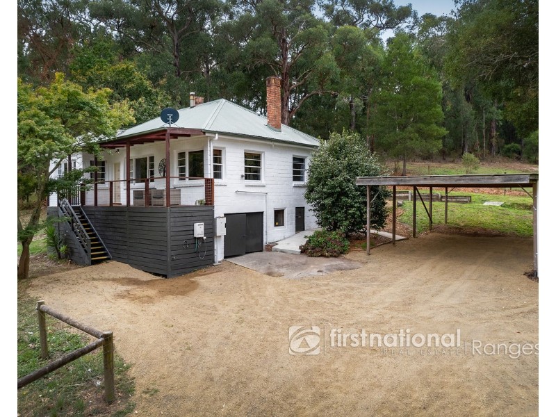 240 Woori Yallock Road, Cockatoo VIC 3781