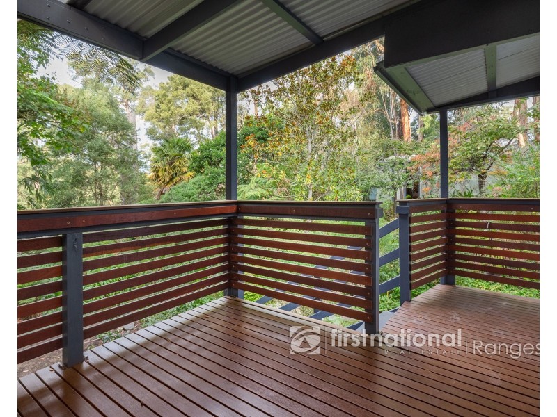 4 Suffolk Avenue, Cockatoo VIC 3781