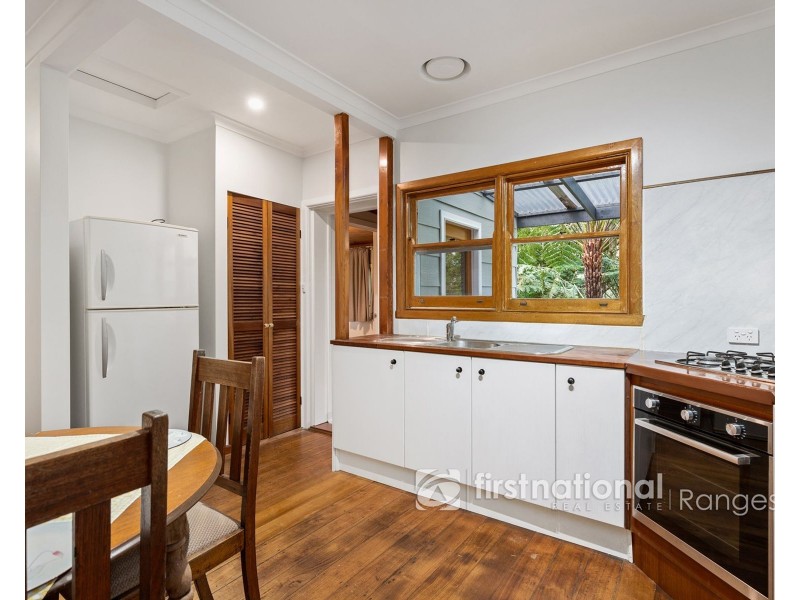 4 Suffolk Avenue, Cockatoo VIC 3781