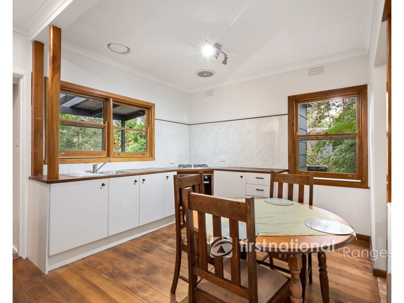 4 Suffolk Avenue, Cockatoo VIC 3781