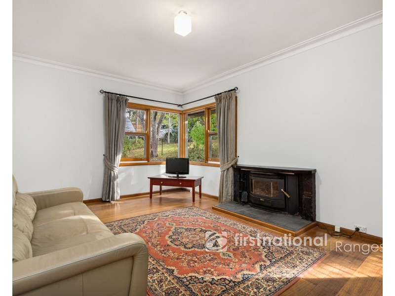 4 Suffolk Avenue, Cockatoo VIC 3781