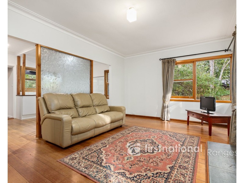 4 Suffolk Avenue, Cockatoo VIC 3781