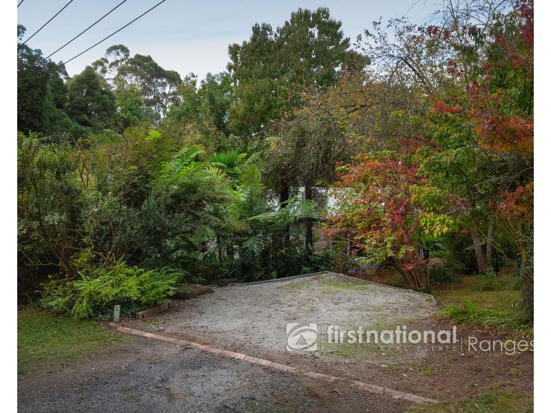 4 Suffolk Avenue, Cockatoo VIC 3781