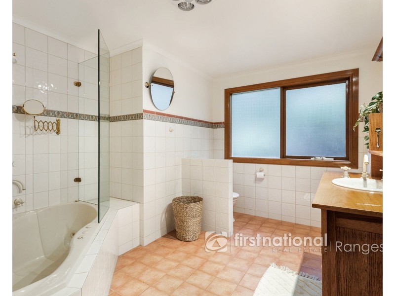 50 Bellbird Crescent, Emerald VIC 3782