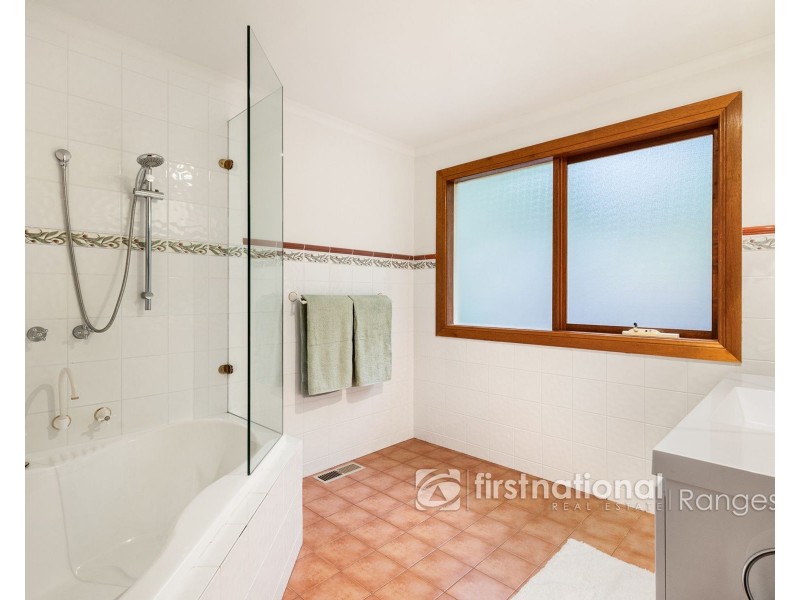 50 Bellbird Crescent, Emerald VIC 3782