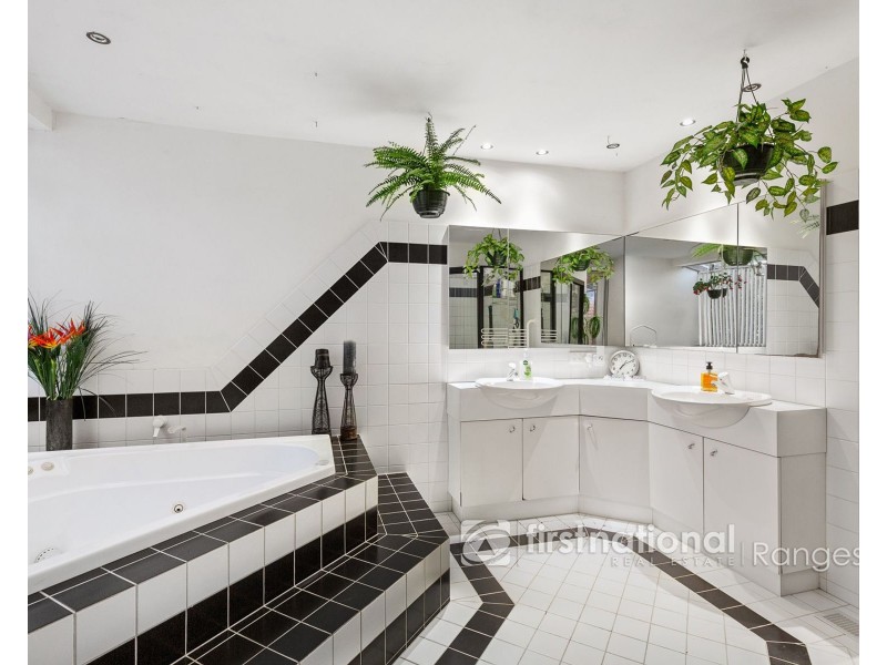 2 Sunnyside Terrace, Emerald VIC 3782